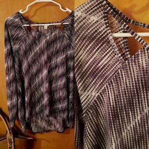 Dark grey  white cutout top